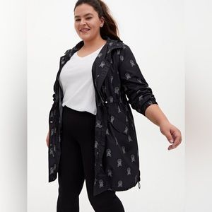 NWT Torrid Leopard Skulls Longline Nylon Rain Jacket - Size 3 (3X)